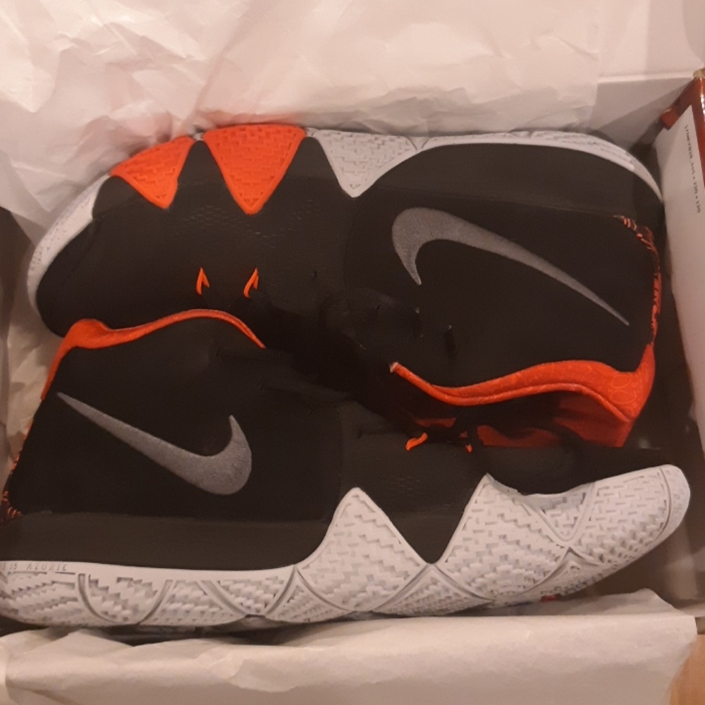 Kyrie 4